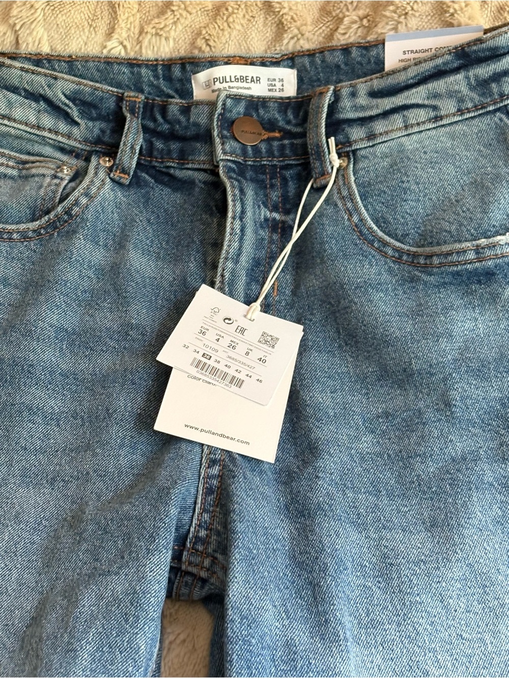 Pull&Bear women’s Light Blue Straight Jeans